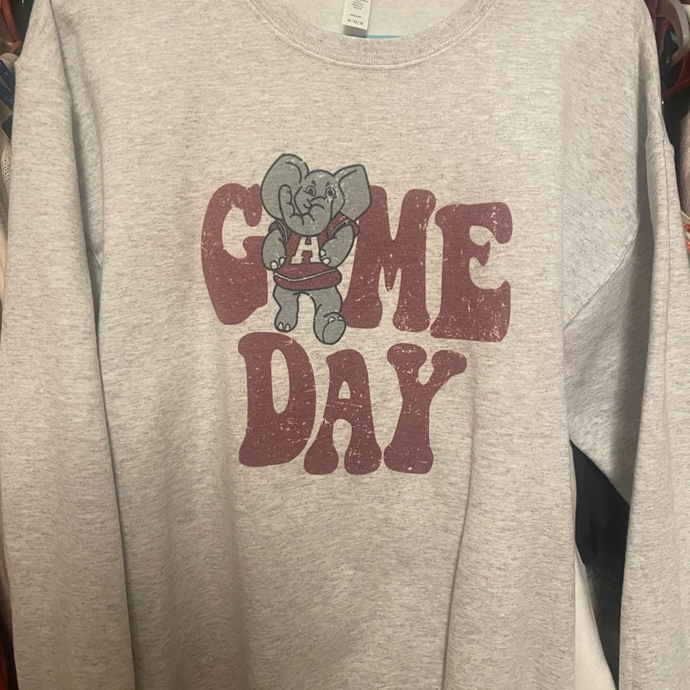 Alabama football/ school sweatshirt. Size medium. Super cute. Heather gray.